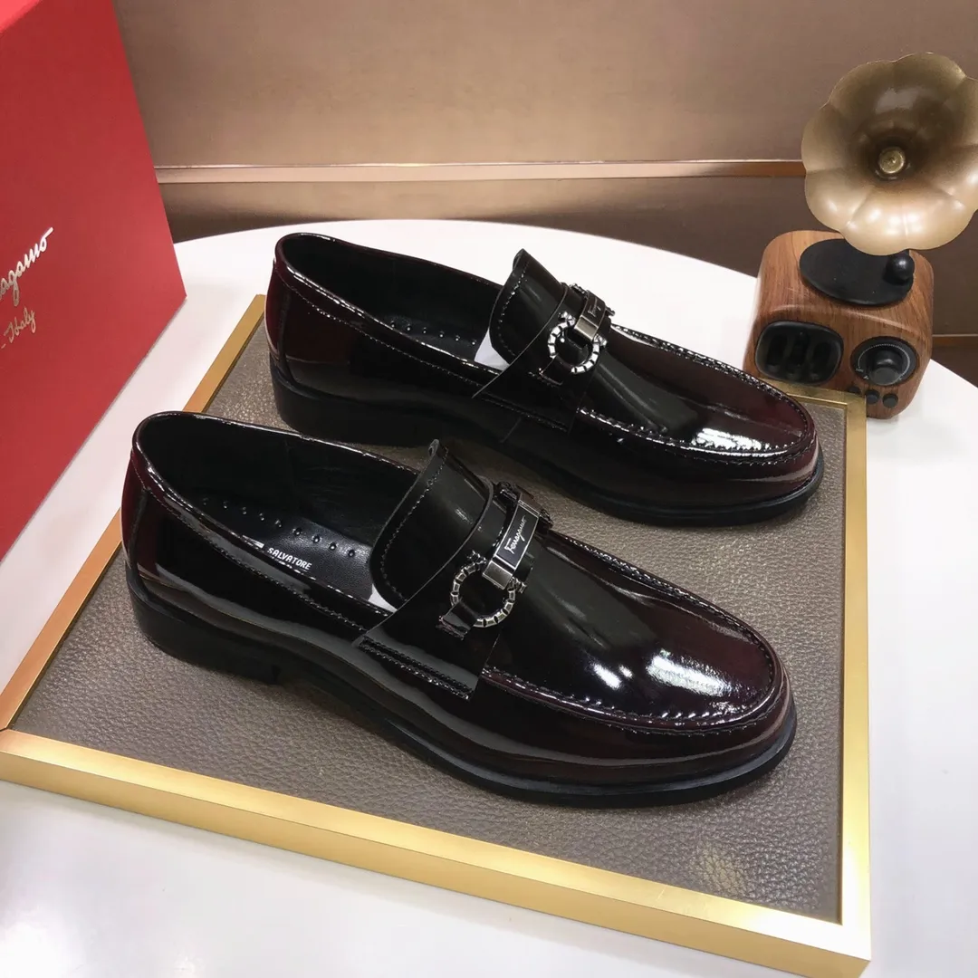 Men's shoes💰480💰[Ferragamo/Ferragamo] The latest model in the counter. Original imported high-quality cowhide with open sides + imported sheepskin lining + original luxury metal buckle + original combination outsole. Comparison without pressure. 38--45 (45 is custom-made and cannot be returned or exchanged)